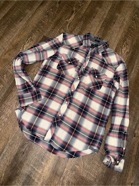 American Eagle Outfitters Plaid Button-Down Shirt White, Blue & Red womens small